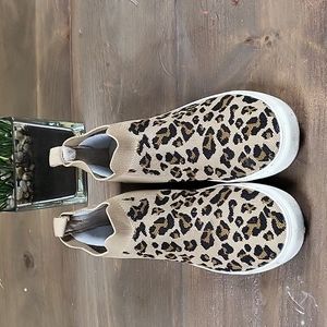 Very G. Slip on Shoes